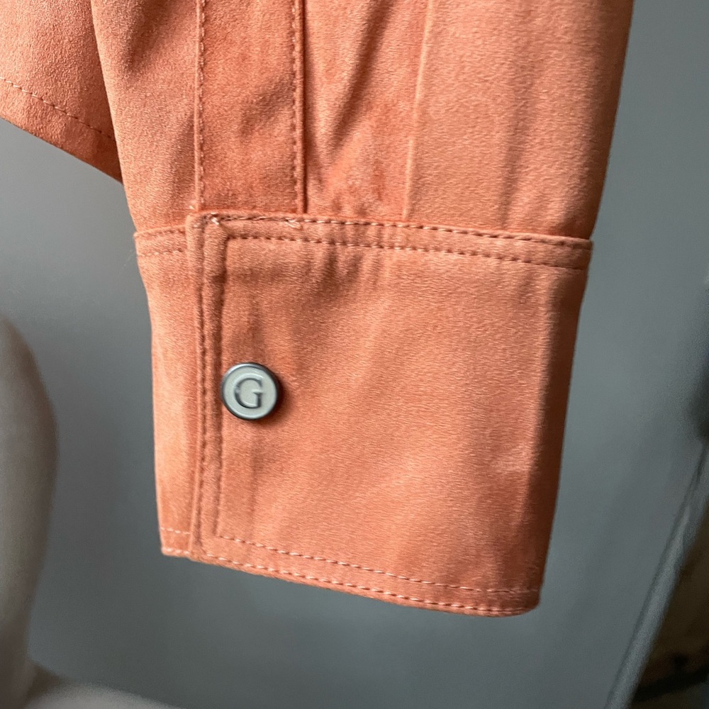 GUESS Rust Color Top ✨ - Picture 4 of 5